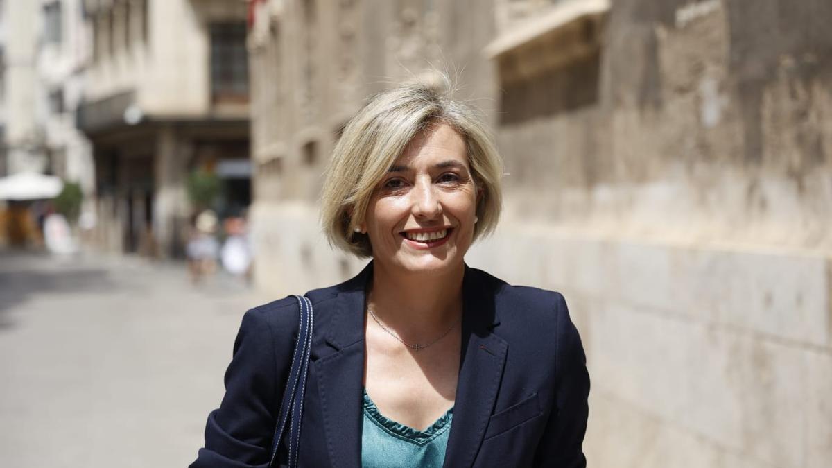 La nova consellera de Justícia i Interior, Elisa Núñez, a la seua arribada hui al Palau de la Generalitat, per a entrevistar-se amb el president Carlos Mazón