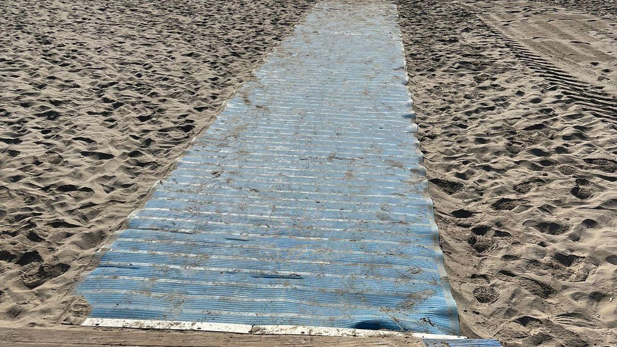 Pasarelas en la playa de Castelló.