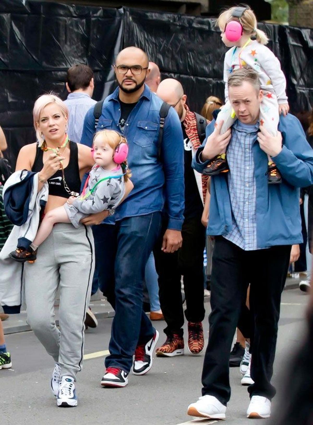 Lily Allen disfruta en familia del carnaval de Notting Hill