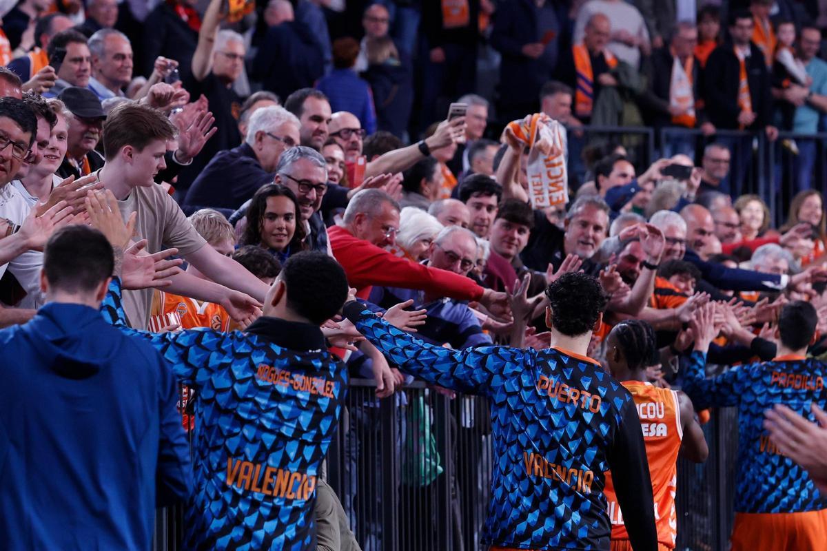 Todas las fotos del Valencia Basket - Olimpia Milano en el Roig Arena