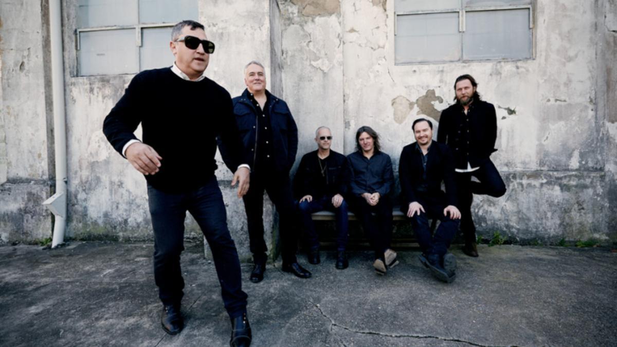 Afghan Whigs, con Greg Dulli en primer plano.