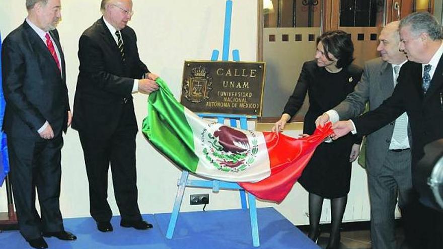 Una calle para la Universidad Autónoma de México