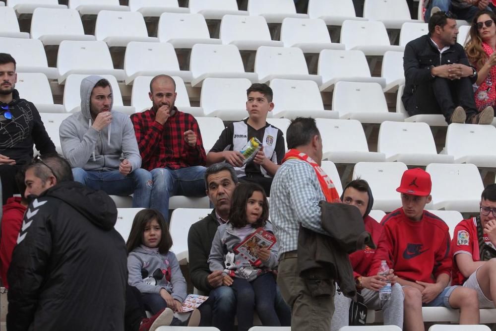 Así han vivido los aficionados del FC Cartagena el derbi