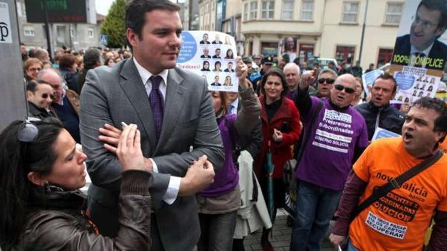 El alcalde se sintió &quot;acosado&quot; por algunos preferentistas en la movilización del domingo.  // Bernabé / Luismy