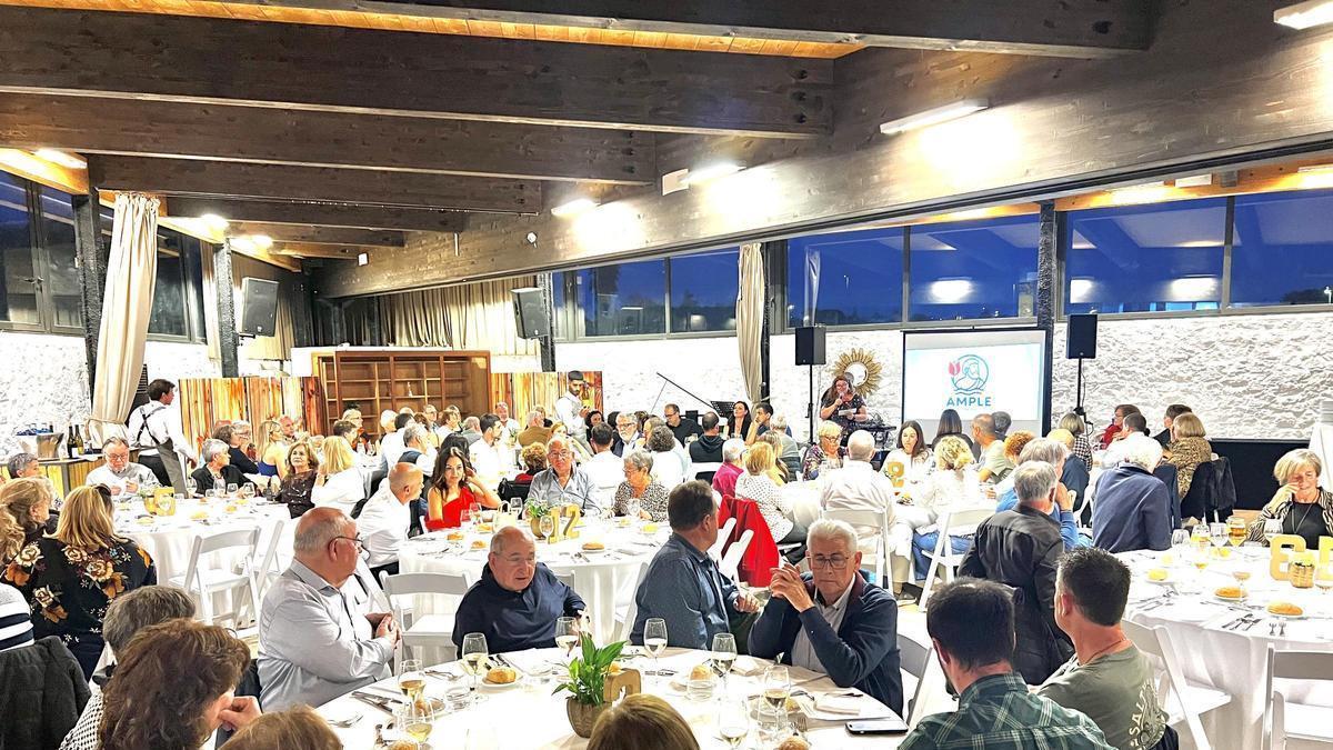 El sopar solidari celebrat al Molí de l'Escala.