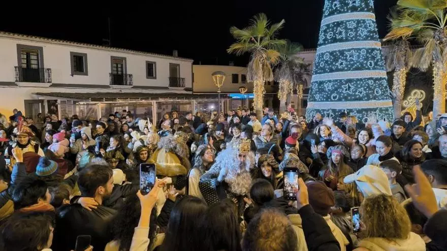 FOTOS: La cabalgata sostenible de los Reyes Magos en Formentera