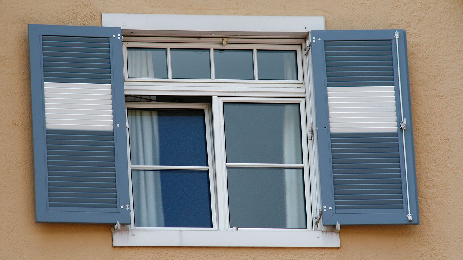 Con este inventazo de LIDL limpiar las persianas y ventanas por fuera nunca  había sido tan fácil ¡y barato!
