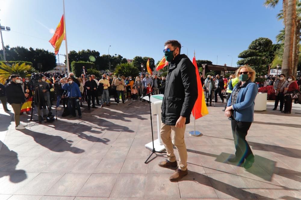 Más de un centenar de personas arropa a Vox en Murcia un acto en defensa de la Constitución