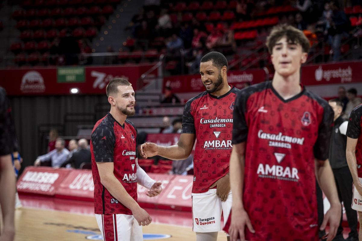Stevenson y Soriano, calentando antes de un partido.