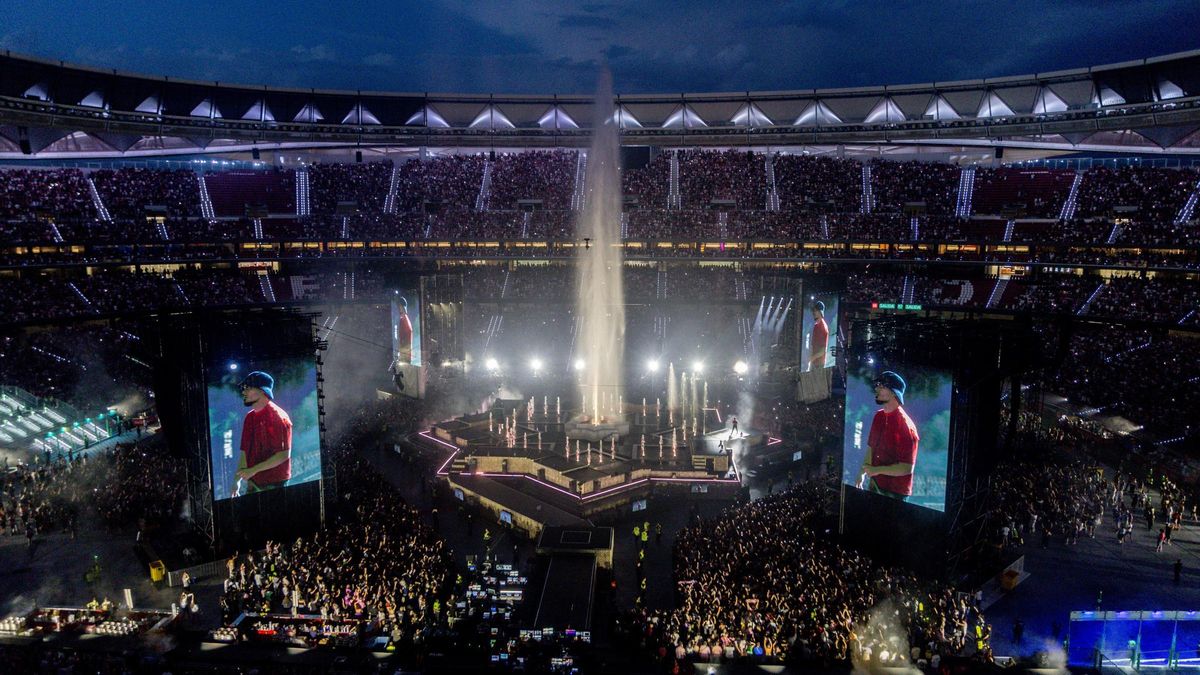 Vista general durante el concierto del cantante Dellafuente, en el Estadio Riyadh Air Metropolitano, a 20 de junio de 2025, en Madrid (España).