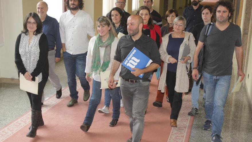 Miembros de En Marea, en el Parlamento gallego. // Xoán Álvarez