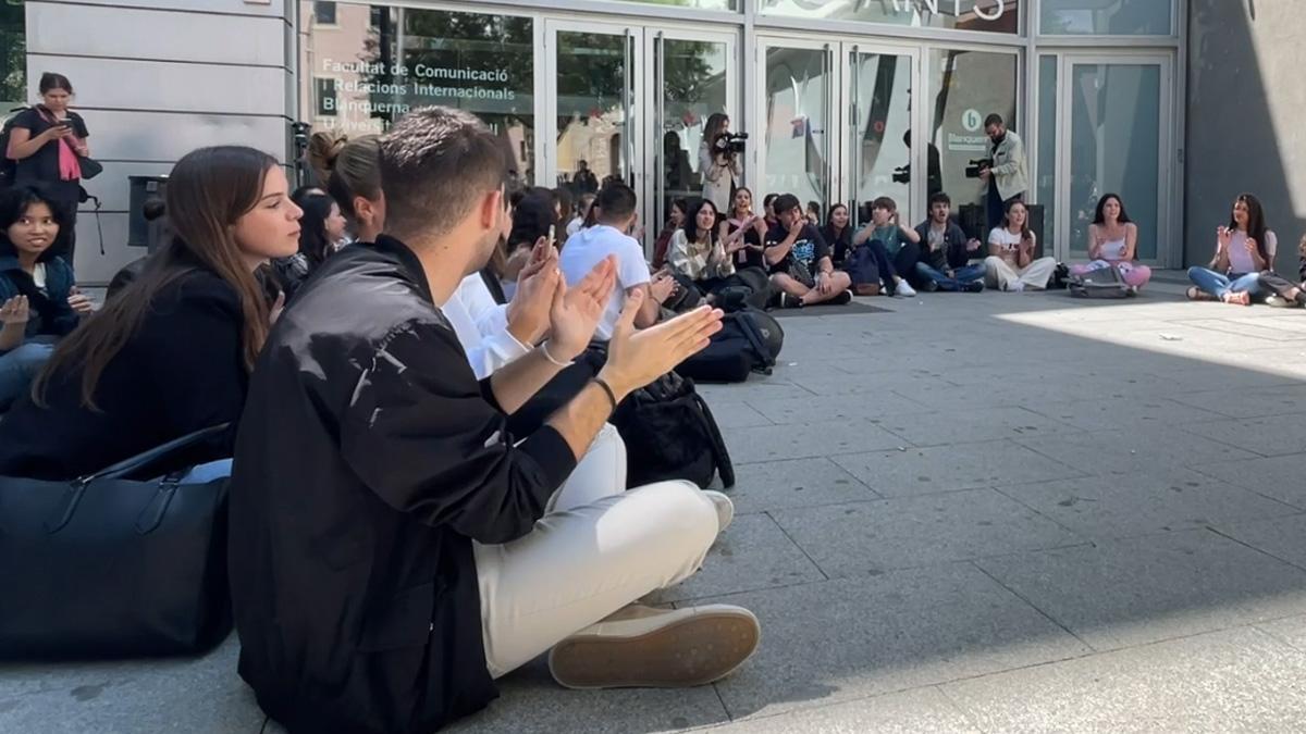 Manifestación de estudiantes de la Facultat de Comunicació Blanquerna