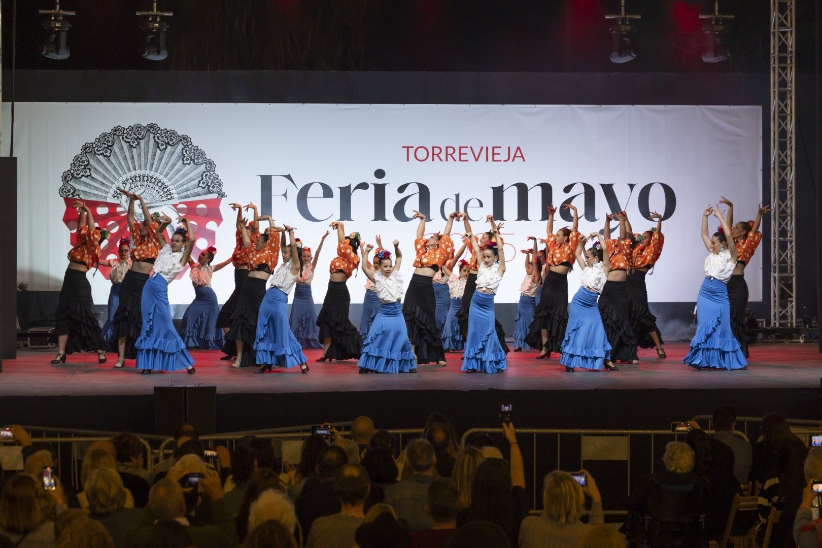 Por sevillanas en la Feria de Mayo de Torrevieja 2025