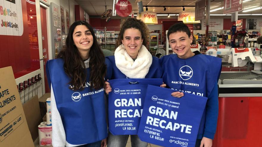 Alumnes voluntaris del Gran Recapte