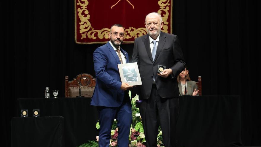 El Ayuntamiento de Vila-real decreta tres días de luto por Llaneza, medalla de oro de la ciudad