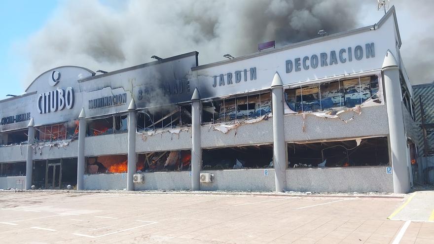 Incendio en la nave industrial de Citubo en Ibiza.