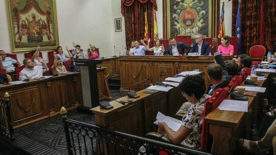 Un pleno del Ayuntamiento de Elche, en una imagen de archivo