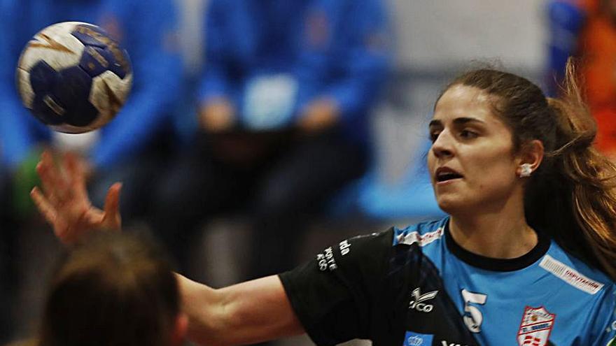 Sandra Santiago, en el partido ante el Bera Bera. |  // R. GROBAS