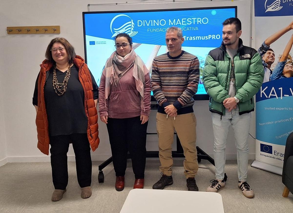 Chefa Bretal, esqu., Laura Sánchez, José Domínguez e Adrián Rey, no CPR da Pobra.