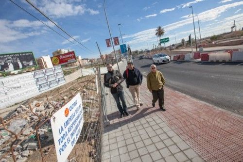 Los vecinos se unen para denunciar la «chapuza» del Acceso Sur de Alicante