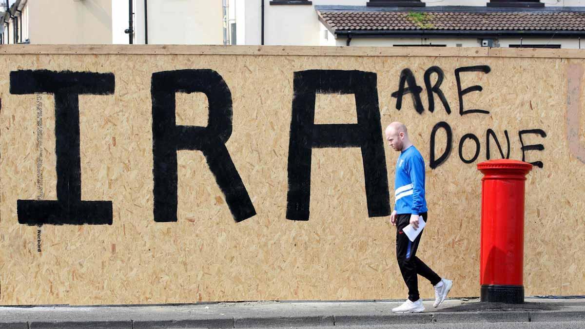 El Nuevo Ira se responsabiliza del asesinato de la periodista Lyra McKee. En la imagen, una pintada en la calle en Derry, Irlanda del Norte.