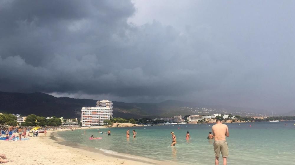 Las fuertes lluvias provocan problemas de circulación en Mallorca