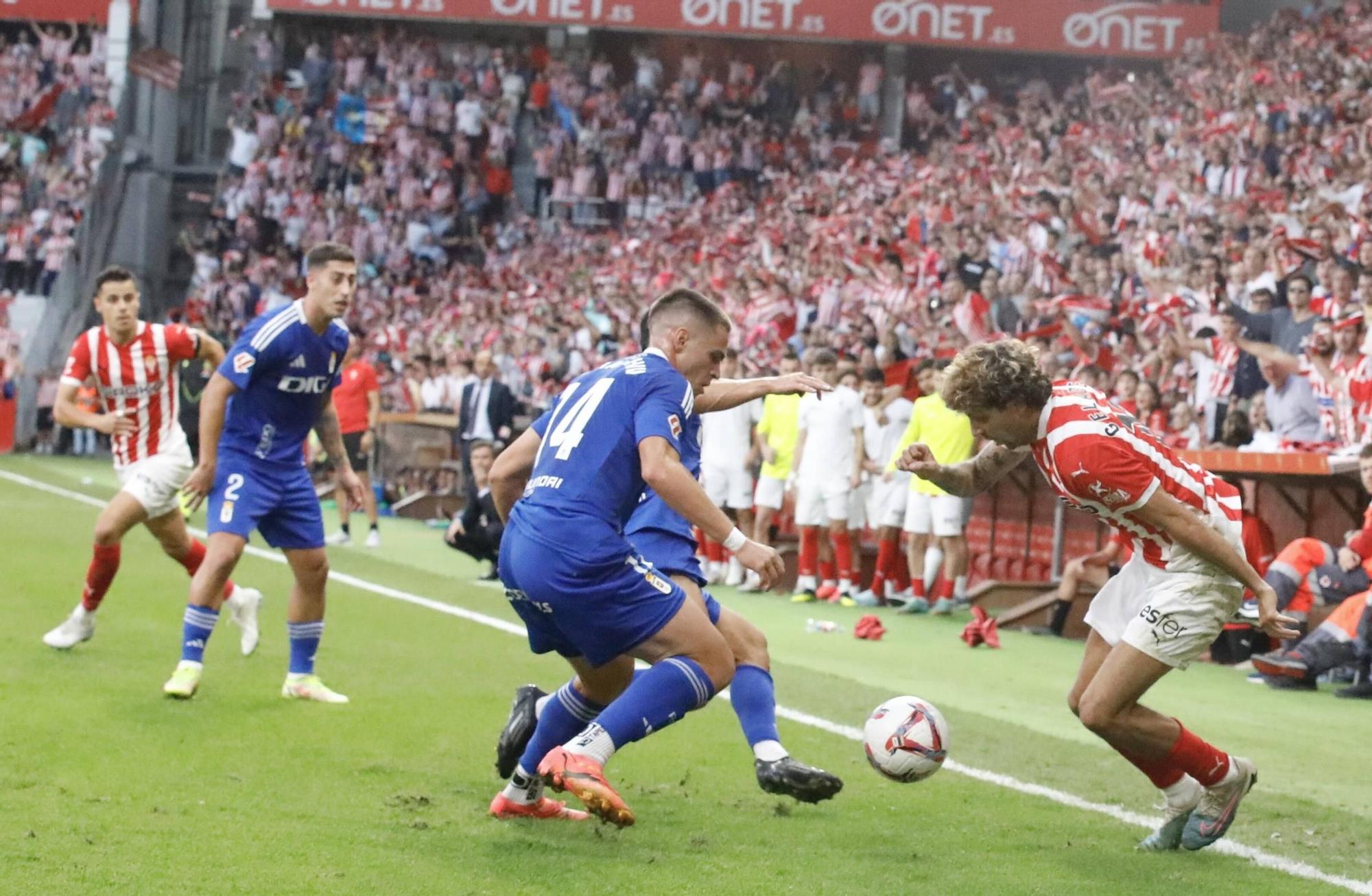Derbi asturiano: las imágenes del partido entre el Sporting y el Oviedo en El Molinón