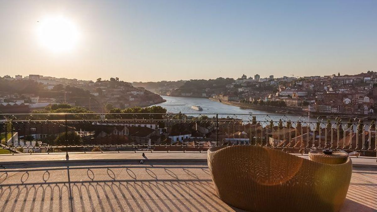 Relais & Châteaux The Yeatman, en Vila Nova de Gaia, goza de impresionantes vistas al casco histórico de Oporto.