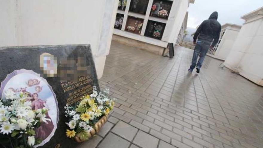 El cementerio de Elda que ha sufrido la profanación.