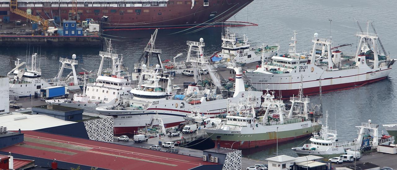 Flota de Malvinas amarrada en Vigo antes de su salida para la primera campaña de este año.