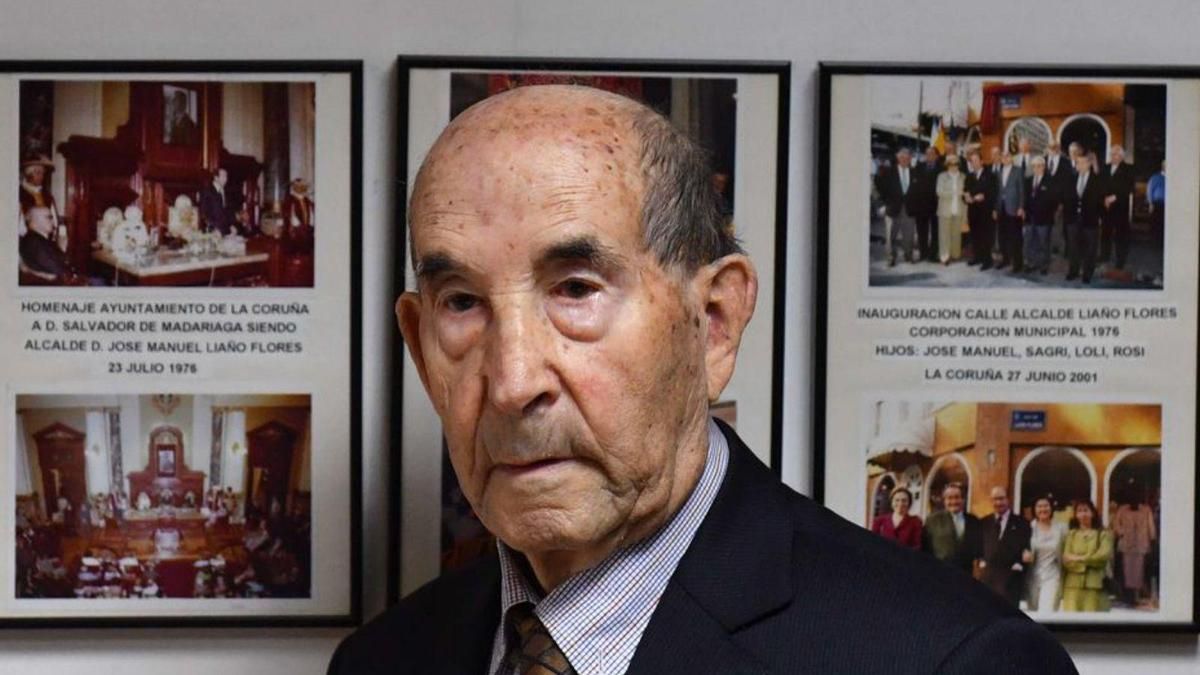 LIAÑO FLORES Fallece Liaño Flores, el primer alcalde de A Coruña tras LIAÑO FLORES Fallece Liaño Flores, el primer alcalde de A Coruña tras