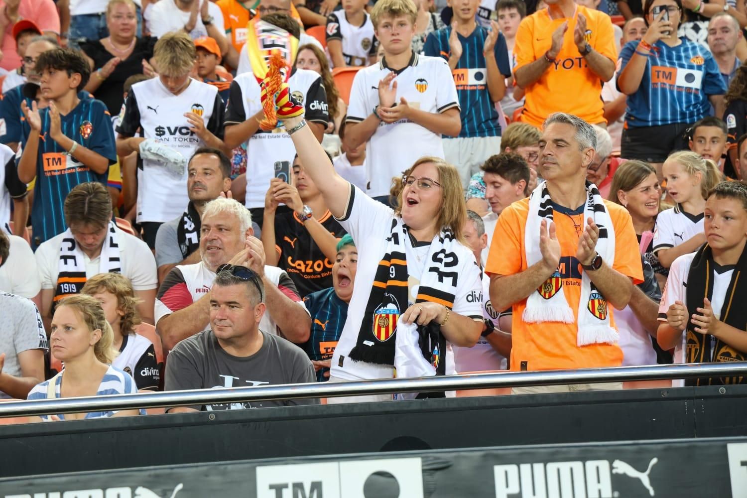 Las imágenes del Trofeu Taronja entre el Valencia CF y el Eintracht de Frankfurt