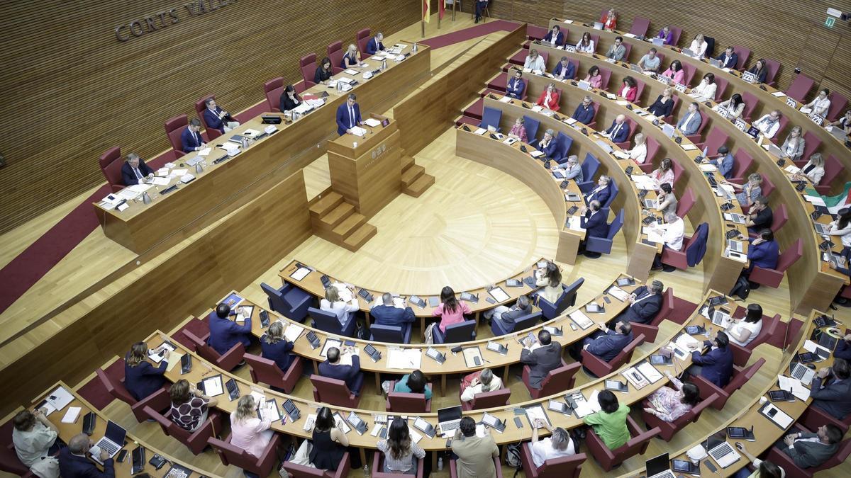 Sesión plenaria en las Corts, imagen de archivo.