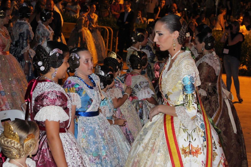 El ritual de la visita de la fallera mayor y la corte a las candidatas