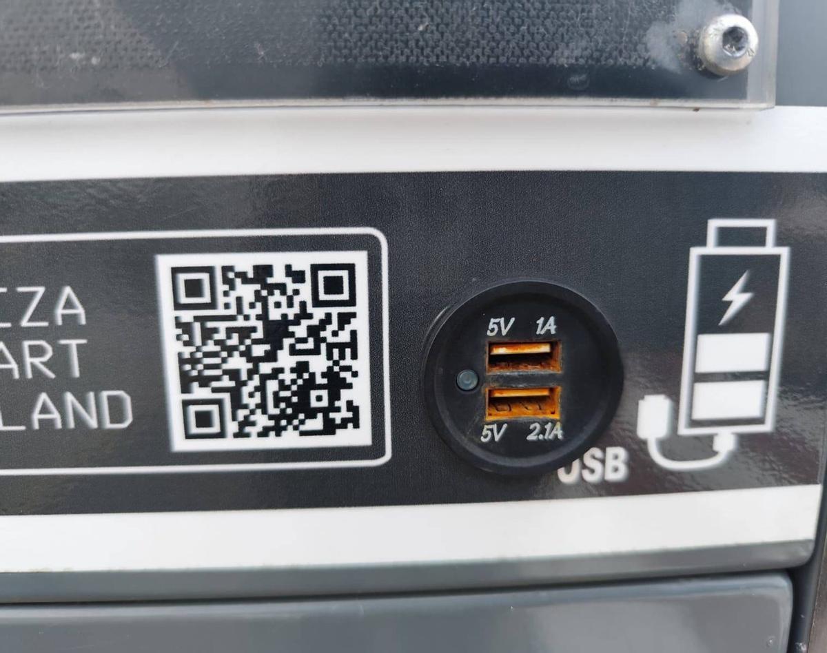 Las conexiones de recarga ya están oxidadas. |