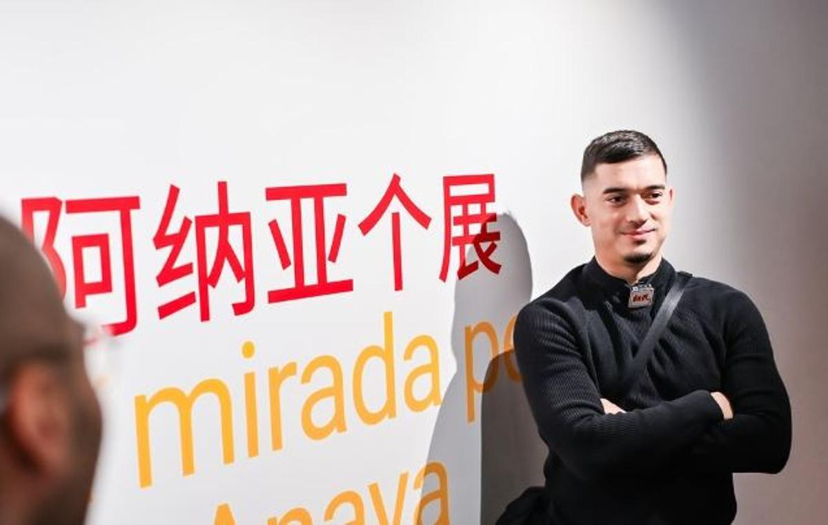 Anaya Cabanding, en la inauguración de su muestra china