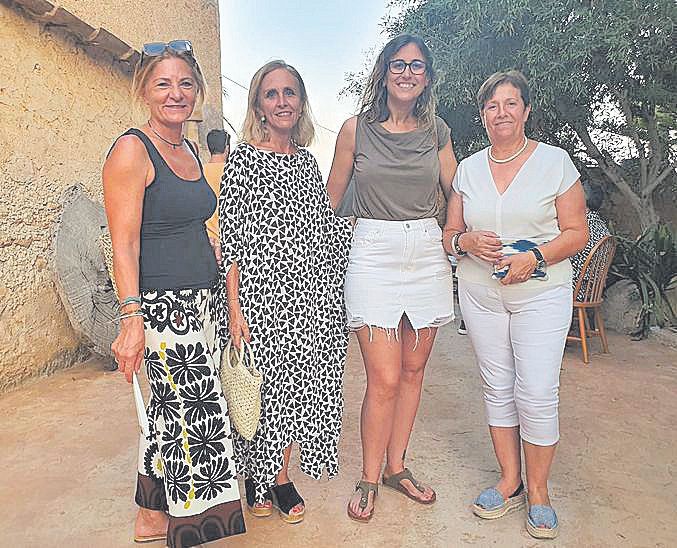 Miquela Vallbona, Maria Bonet, Maria Francisca Roselló y Maria Pons.