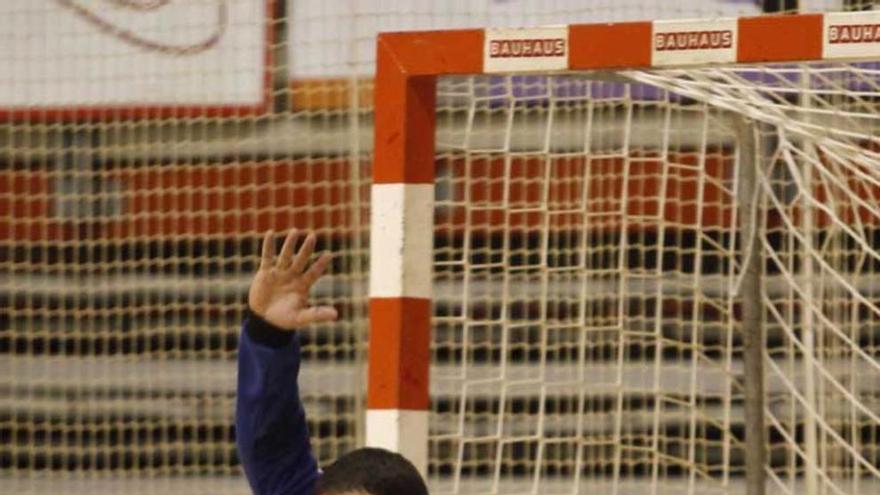 Nacho Fernández, durante el partido ante el Puente Genil.