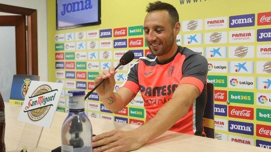 Santi Cazorla: &quot;No vamos a tirar la Europa League&quot;