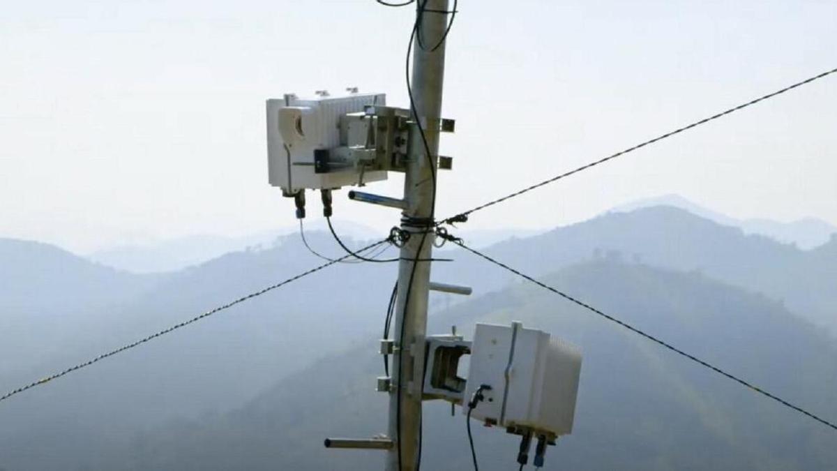 Los vecinos de La Joya llevan una semana sin fibra óptica por una avería sin solucionar.