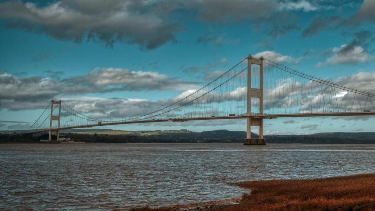 El coche de Richey apareció abandonado junto al puente Severn, un lugar concurrido por quienes querían quitarse la vida.