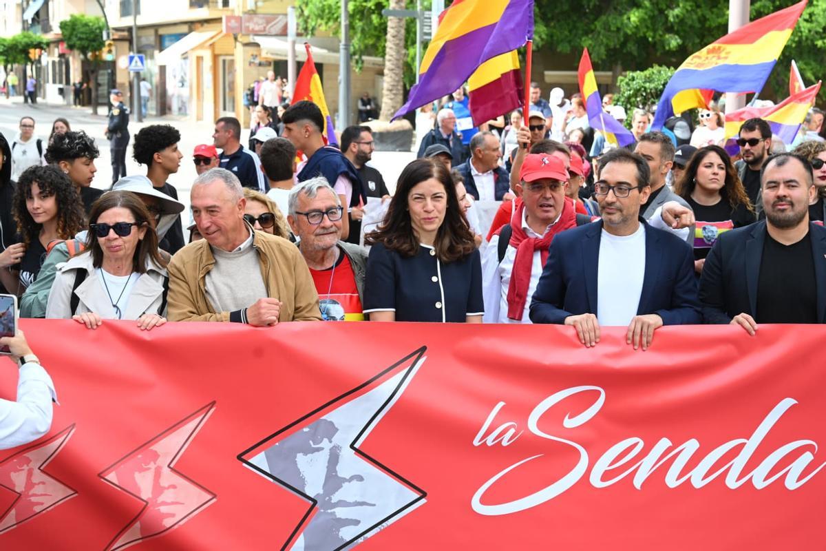 La Senda del Poeta Miguel Hernández arranca en Orihuela con cientos de participantes