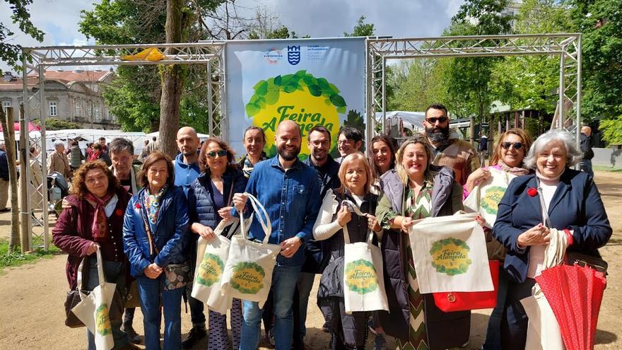 El mercadillo arranca en la Alameda con un éxito de ambiente