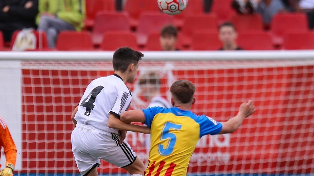 Un lance del duelo entre la Juventus y el Valencia