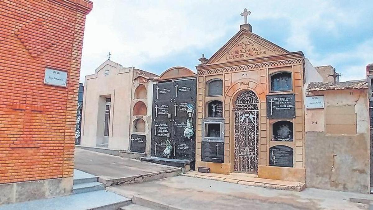Panteó dels Bru en el Cementeri Vell d’Elx.