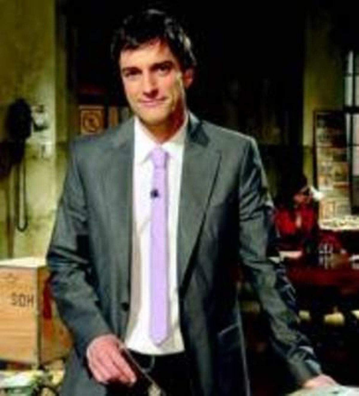Lluís Caelles, al decorat del programa, amb el jurat al fons. Lluís Caelles, al decorat del programa, amb el jurat al fons.