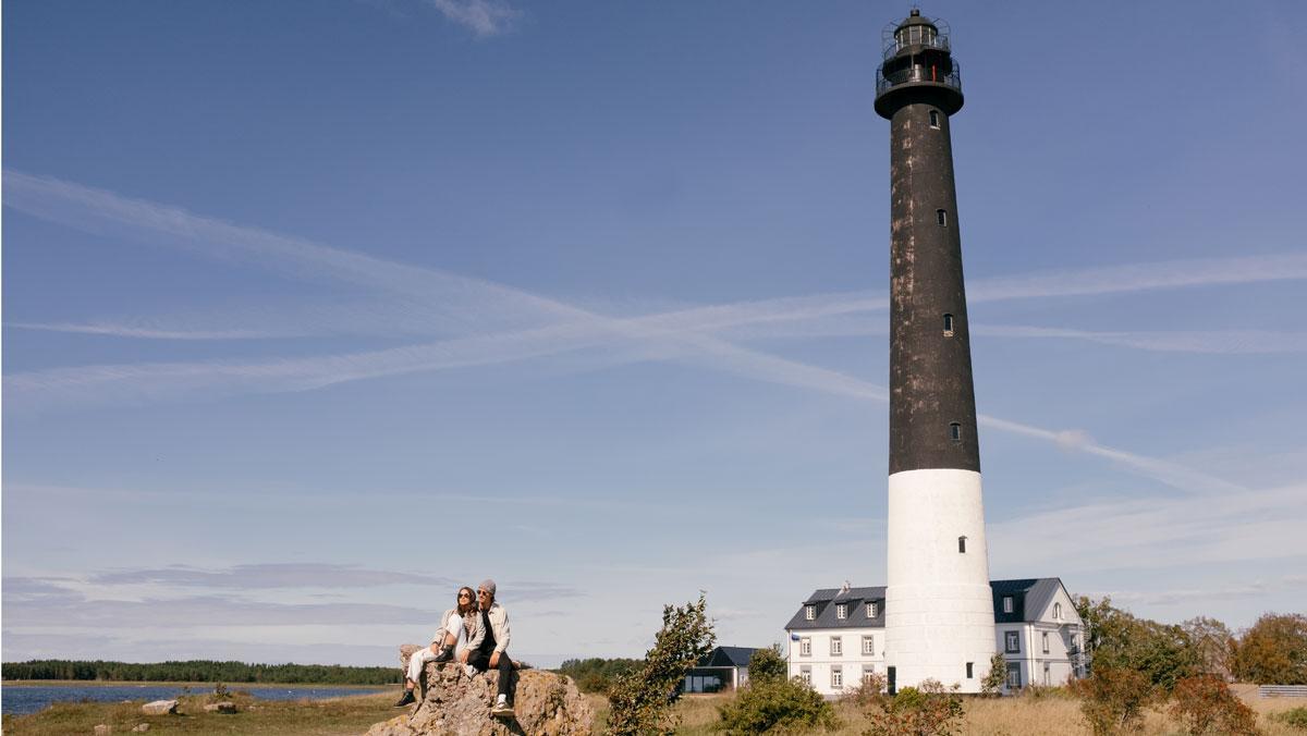 Faro en una de las islas de Estonia.