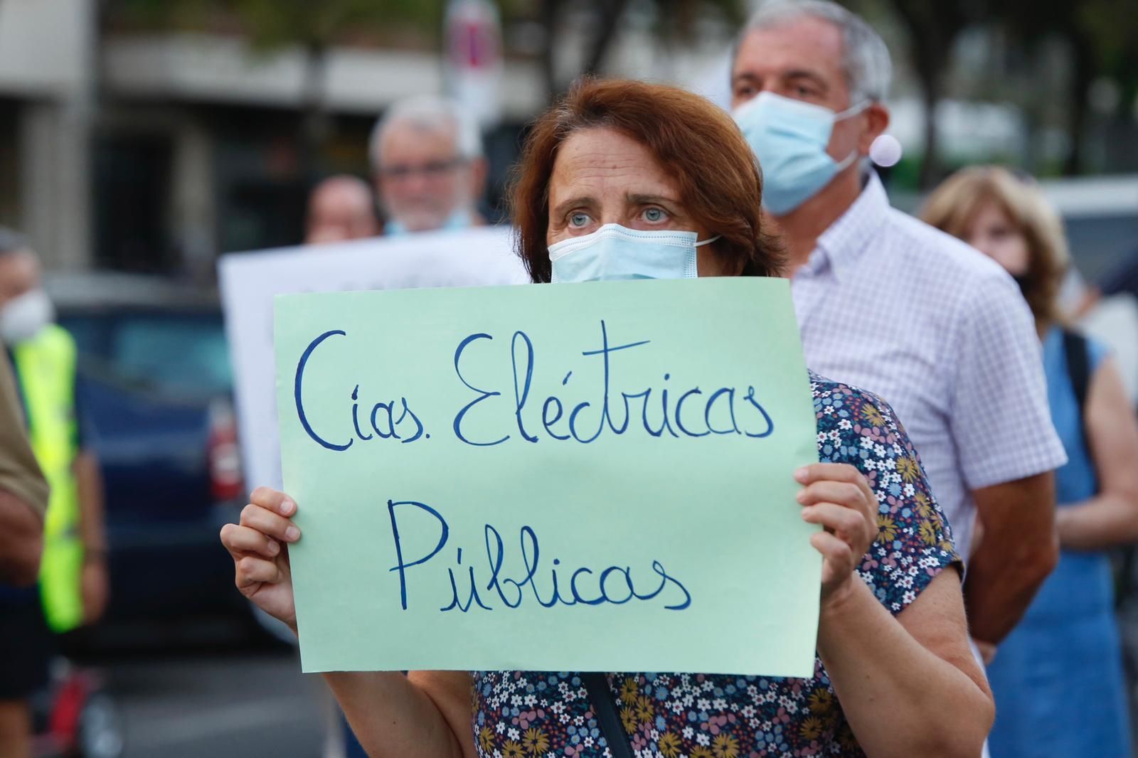 Manifestación contra el abuso de las eléctricas.