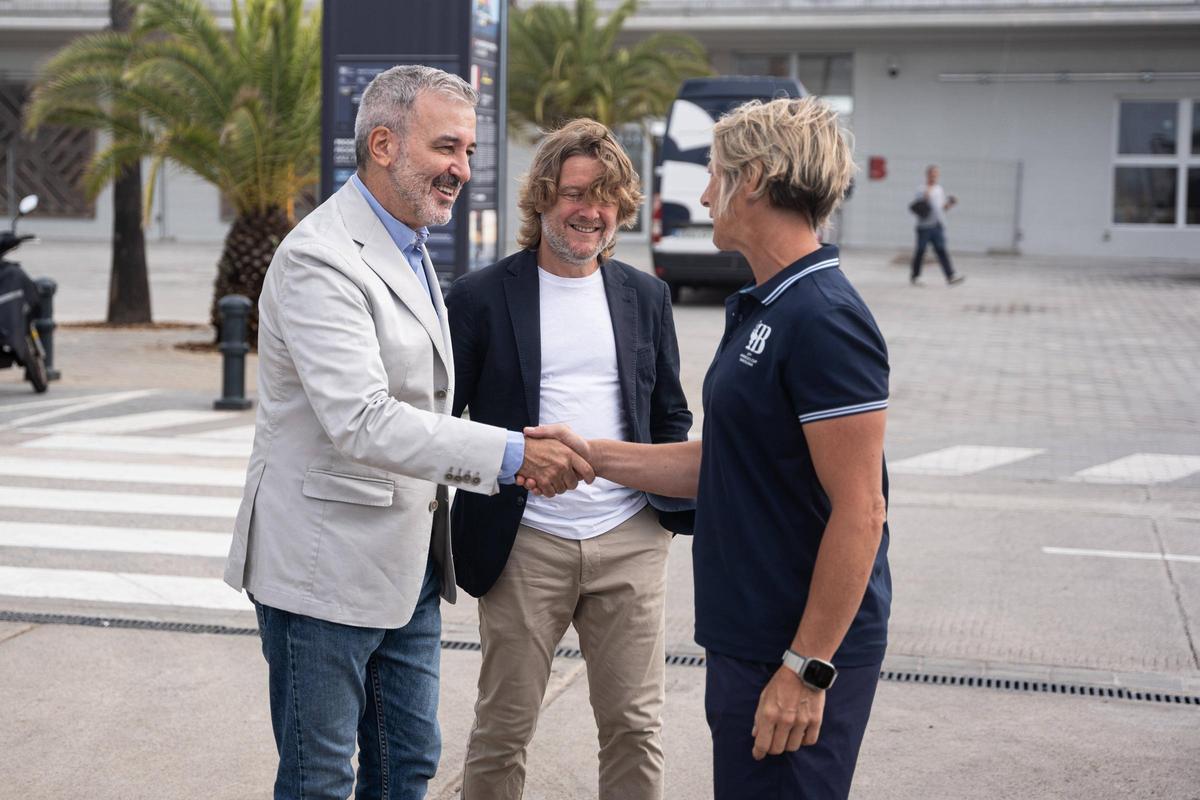 Jaume Collboni visita los equipos Youth y femenino de la Copa América