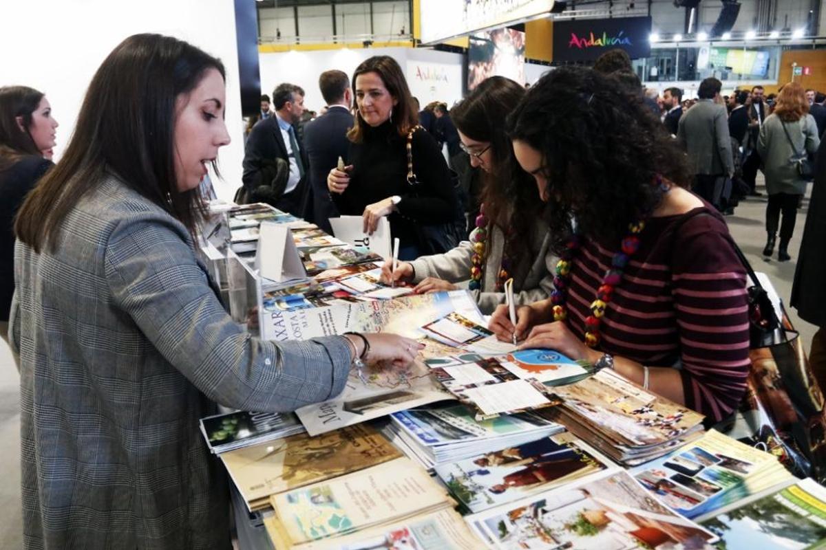 Inauguración de los pabellones de Andalucía y Málaga en Fitur.